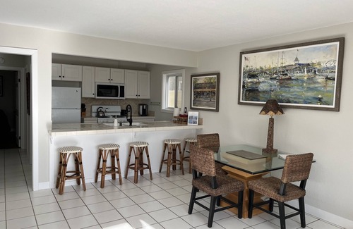 West Newport House | Panoramic Ocean View! Oceanfront Duplex, Awesome Location- Lower Unit