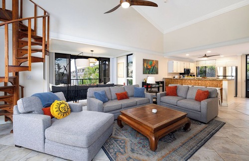 Keauhou Condo | Panoramic Ocean Views, Pools & Hot Tubs