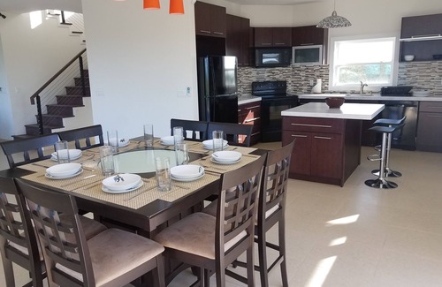 George Town House | Panoramic ocean view luxury villa with pool, few minutes walk to Palm Bay Beach