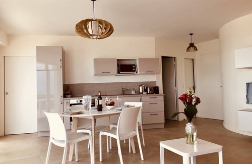 Pornichet Apartment | Panoramic ocean view, direct beach access