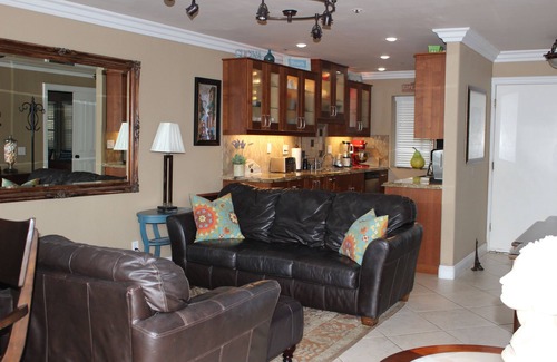 Pacific Beach Condo | PANORAMIC OCEAN VIEWS! Steps To Beach, Shops, Restaurants, Night Life