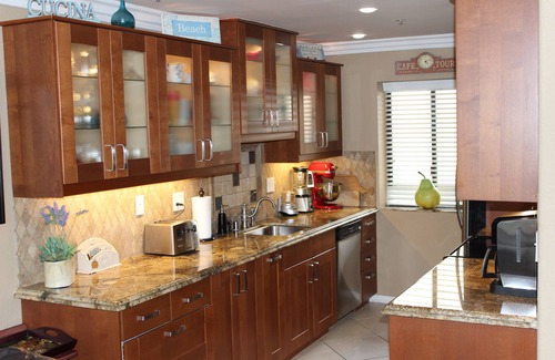 Pacific Beach Condo | PANORAMIC OCEAN VIEWS! Steps To Beach, Shops, Restaurants, Night Life