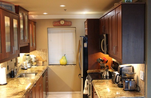 Pacific Beach Condo | PANORAMIC OCEAN VIEWS! Steps To Beach, Shops, Restaurants, Night Life