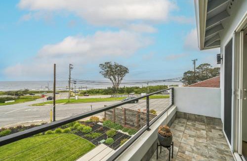 El Granada House | Panoramic Ocean Views Modern Coastal Escape home