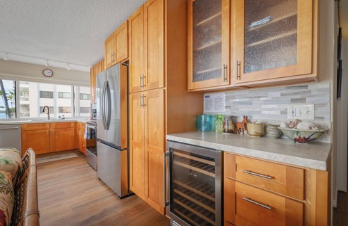 Historic Kailua Village Condo | Panoramic Oceanfront! King Bed!