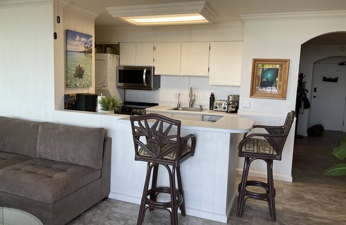 Kihei Condo | PANORAMIC OCEANVIEW PENTHOUSE - ISLAND SURF - Heart of South Maui.