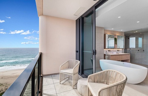 Palm Beach Apartment | Panoramic Penthouse Views