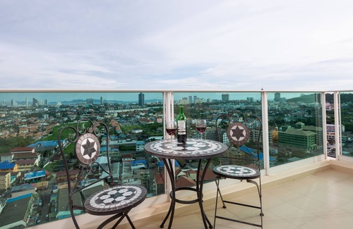 South Pattaya Condo | Panoramic Sea, City And Mountain Views by City Garden Tower