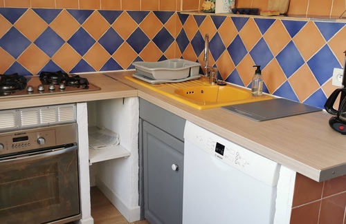 Cagnes-sur-Mer Apartment | Panoramic sea view in a quiet area with swimming pool - parking