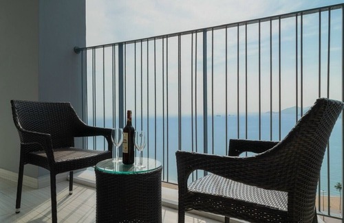 Tran Phu Beach Apartment | Panoramic sea-view 63 sqm apartment in centre with big balcony, gym and pools