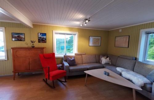 Ramberg House | Panoramic seaview house by the sea