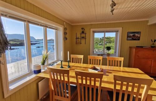 Ramberg House | Panoramic seaview house by the sea
