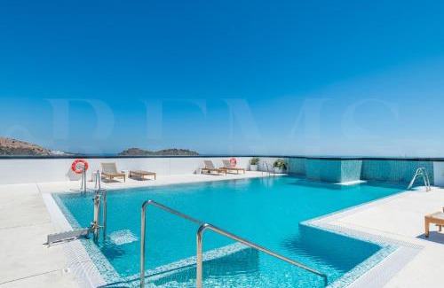 Palma-Palmilla Apartment | Panoramic skyrise on the 20th floor by REMS