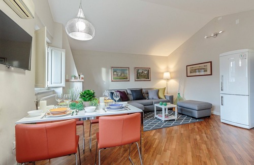 Lucca Historical Center Apartment | PANORAMIC TERRACE PENTHOUSE inside the Walls of Lucca