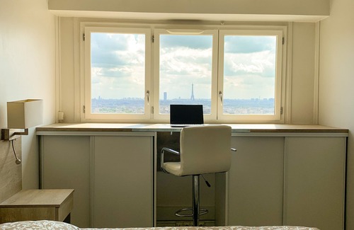 Gambetta Apartment | Panoramic view of Paris : Sublime appartement in Courbevoie