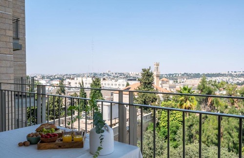 Jerusalem City Centre Apartment | Panoramic view to Old City, amazing apt!!!