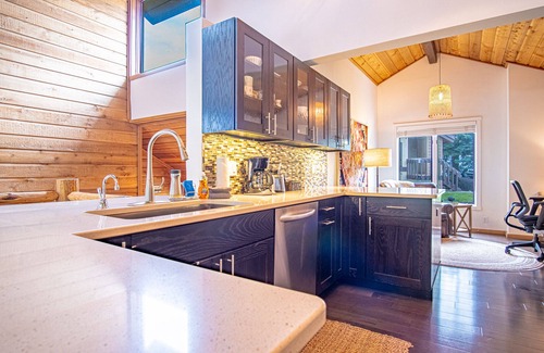 Elkhorn Village Condo | Panoramic Views! Designer`s Condo on Golf Course w/Resort Amenities