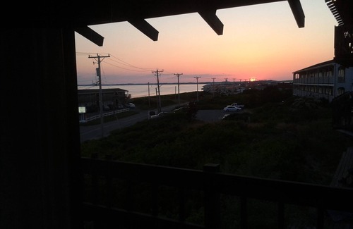 North Truro Apartment | PANORAMIC VIEWS! Front Studio Unit Beach Across Street.