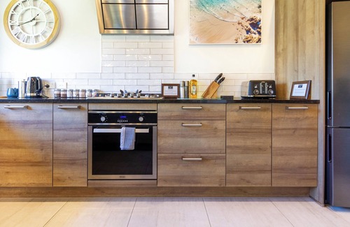 Christchurch District House | Panoramic Views from Spacious New Beach House in Christchurch's Cass Bay