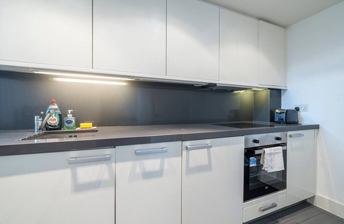 Chaucer Apartment | Panoramic Views