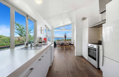 Acacia Bay House | Panoramic Views in Acacia Bay! *No Service Fee*