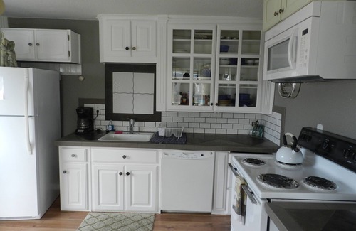 Astoria Condo | Panoramic Views of Columbia (3 BRs - 1 Bath) Condo