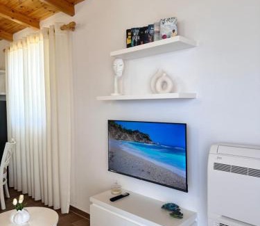 Aliko Apartment | Panoramic Views of Saranda