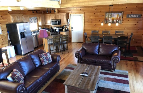 Sevierville Cabin | Panoramic Views of the Smoky Mountains