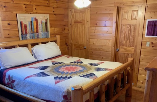 Sevierville Cabin | Panoramic Views of the Smoky Mountains
