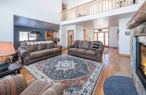 Jackson Hole House | Panoramic Views of the Teton Range Next to GTNP