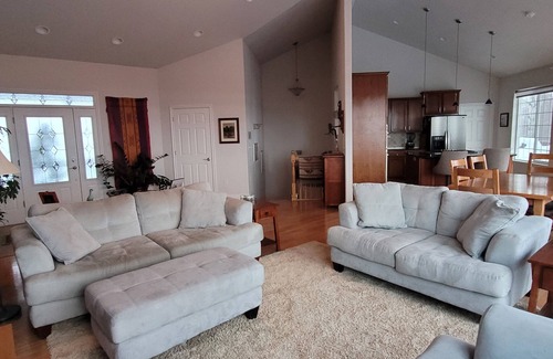 Anchorage House | Panoramic Views! Office space! Sauna! Private 1 acre, near trails.