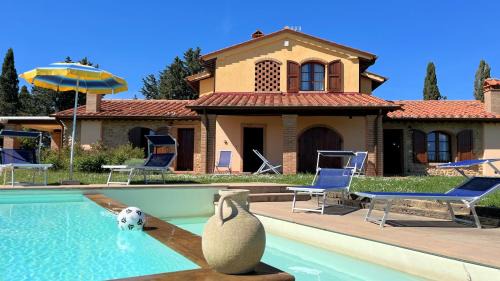 Lajatico Villa | Panoramic Villa Ludovica with private pool - Borgo del Silenzio