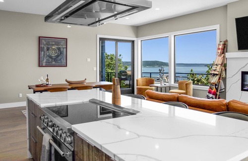 North End House | Panoramic Water Views from Expansive Luxury Point Ruston Estate