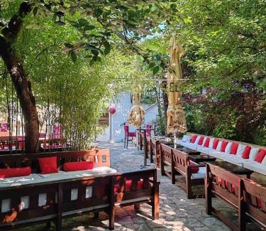 Mostar Old Town House | Pansion Oscar Summer Garden