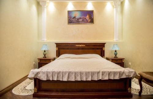 Chernovtsy Hotel | Panskiy Dvir