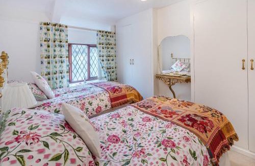 Margam House | Pant Glas Cottage