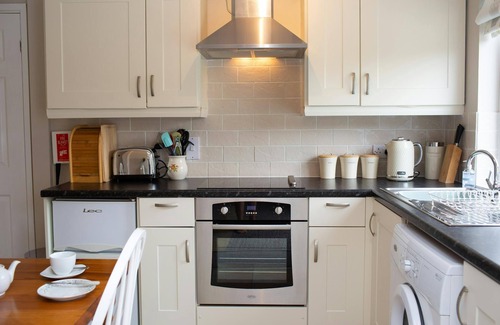 Aberaeron Apartment | Pant y Celyn Studio Apartment, Aberaeron