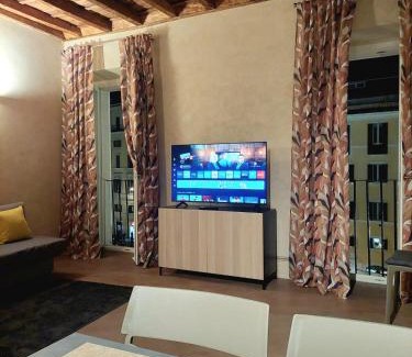 Rome City Centre Apartment | Pantheon in finestra