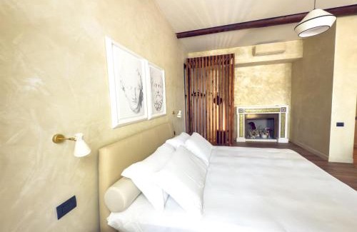 Rione V Ponte Apartment | Pantheon Urbes Collection