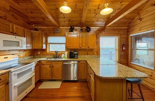 Sevierville Cabin | Papa Bear Lodge | Log Cabin | Awesome theater room