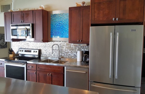 Marathon House | Papa's House On Vaca Cut, fabulous location, views and amenities!
