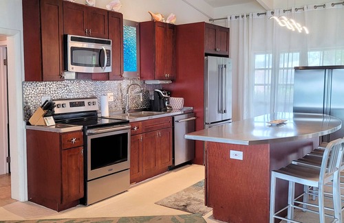 Marathon House | Papa's House On Vaca Cut, fabulous location, views and amenities!