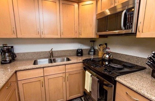 Honokowai Condo | Papakea Paradise, G102, 2 Bedroom & 2 Bathroom, Ground Level, Air Con, Specials!
