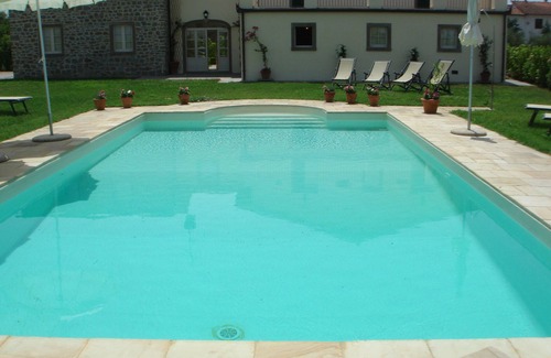 Cortona Apartment | Papavero is a Self-Contained Apartment with a large Pool, free WiFi & parking