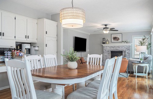 Papillion House | Papillion Heated Saltwater Pool House