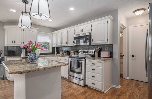 Papillion House | Papillion Heated Saltwater Pool House