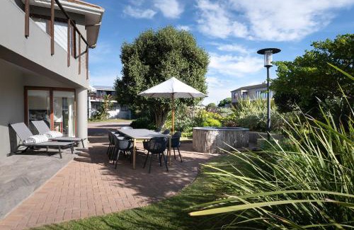 Still Bay Apartment | Papillon