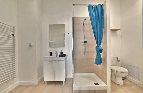 Saintes Apartment | Paradis Bleu - Hypercentre, 4K TV, Netflix, Fibre
