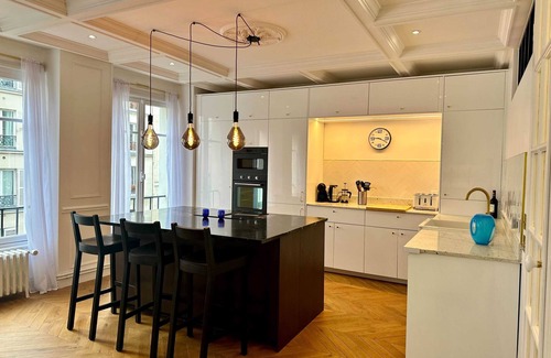 Quartier de la Porte-Saint-Denis Apartment | Paradis Chic - Renovated 2 Bed Apt in Paris