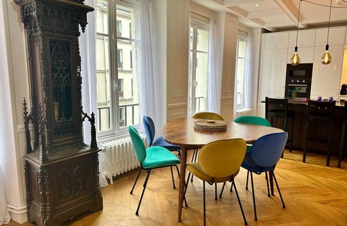 Quartier de la Porte-Saint-Denis Apartment | Paradis Chic - Renovated 2 Bed Apt in Paris